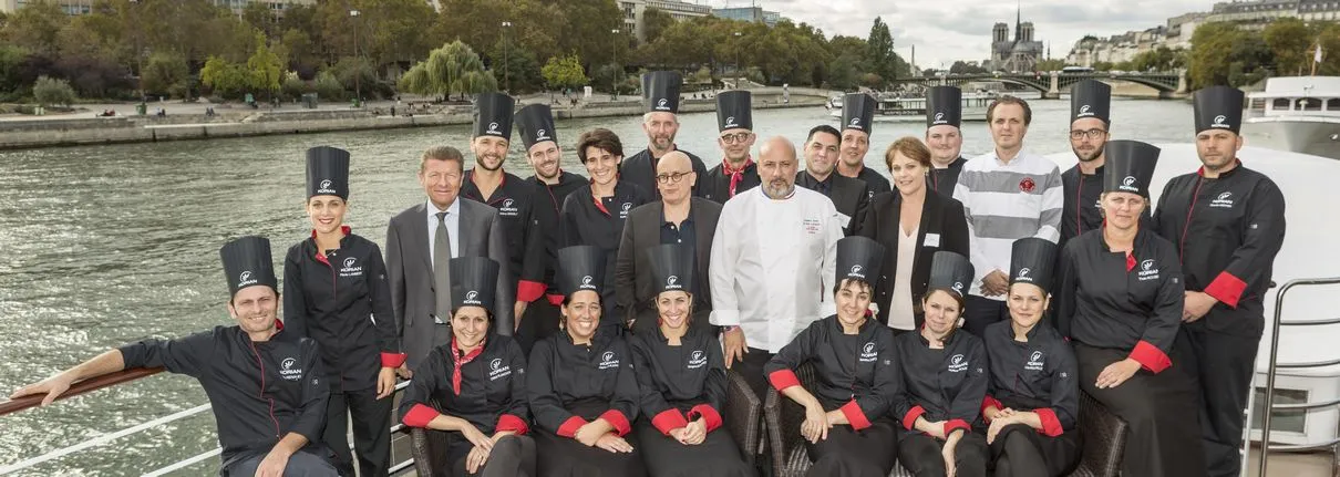 Les 8 équipes finalistes dans un cadre insolite