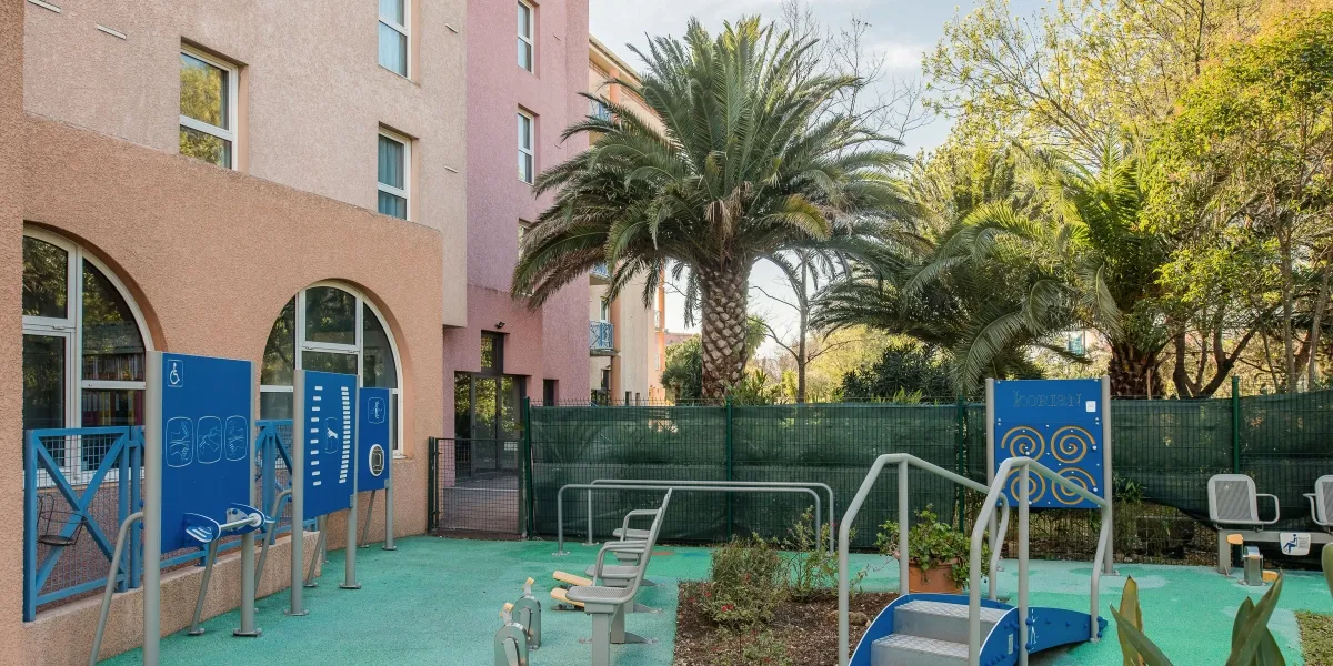 2018-Hy%25C3%25A8res-Korian%2520Villa%2520Eyras_096