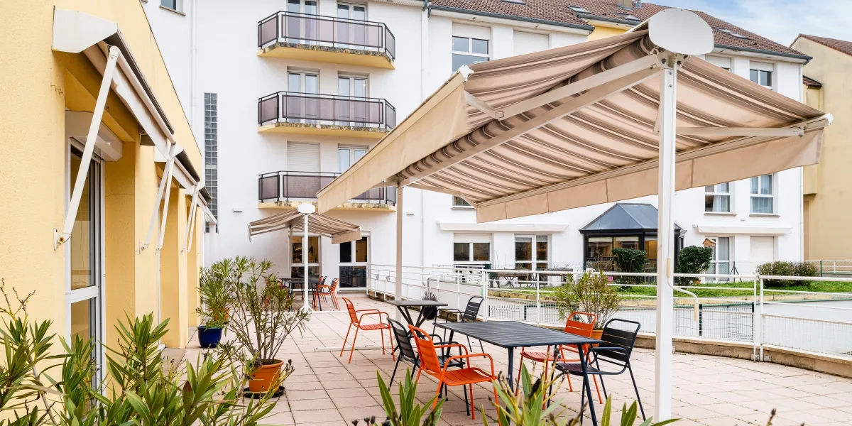 2023-VILLA-PAPYRI-71-CHALON_04