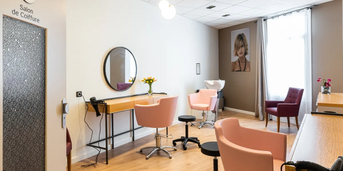 2021-KORIAN%2520LE%2520RAYON%2520D%2527OR-17-SALON%2520DE%2520COIFFURE_72