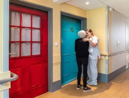 Interview de Stéphanie Devaux, aide-soignante de nuit : "La nuit, on retrouve le cœur de notre métier" 